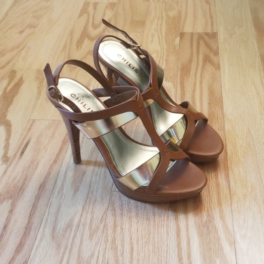 Strappy Heels! 👡❤